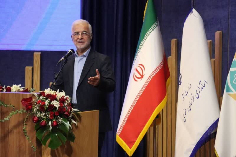 اولویت نخست دولت و استانداران اقتصاد، سفره و معیشت مردم است