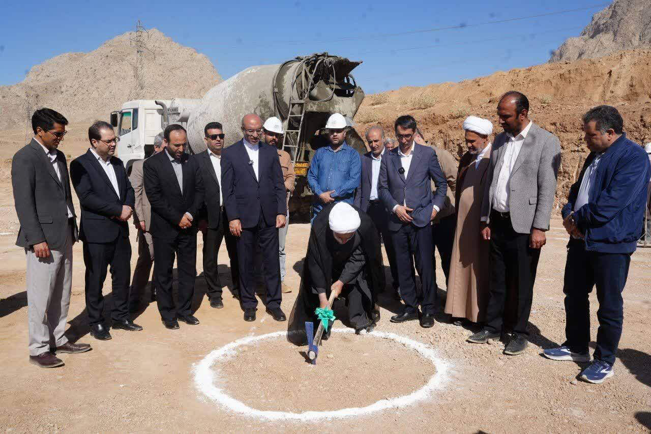 آغاز عملیات اجرایی پروژه مسکن ۲۴۰ واحدی سراج کرمانشاه / ۱۲۰ واحد برای خانواده دارای دو معلول و بیشتر آغاز عملیات اجرایی پروژه مسکن ۲۴۰ واحدی سراج کرمانشاه / ۱۲۰ واحد برای خانواده دارای دو معلول و بیشتر
