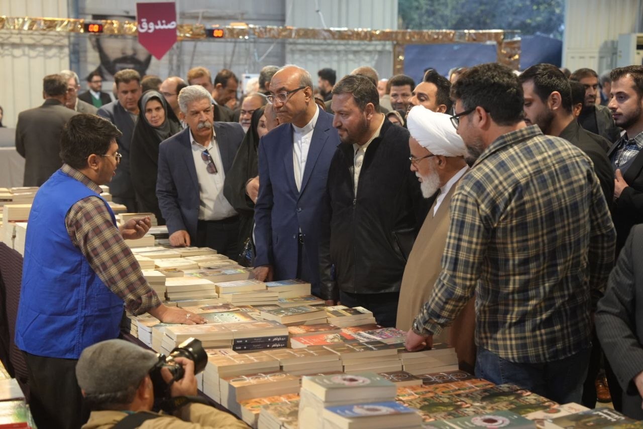 پانزدهمین نمایشگاه سراسری کتاب کرمانشاه  افتتاح شد + فیلم