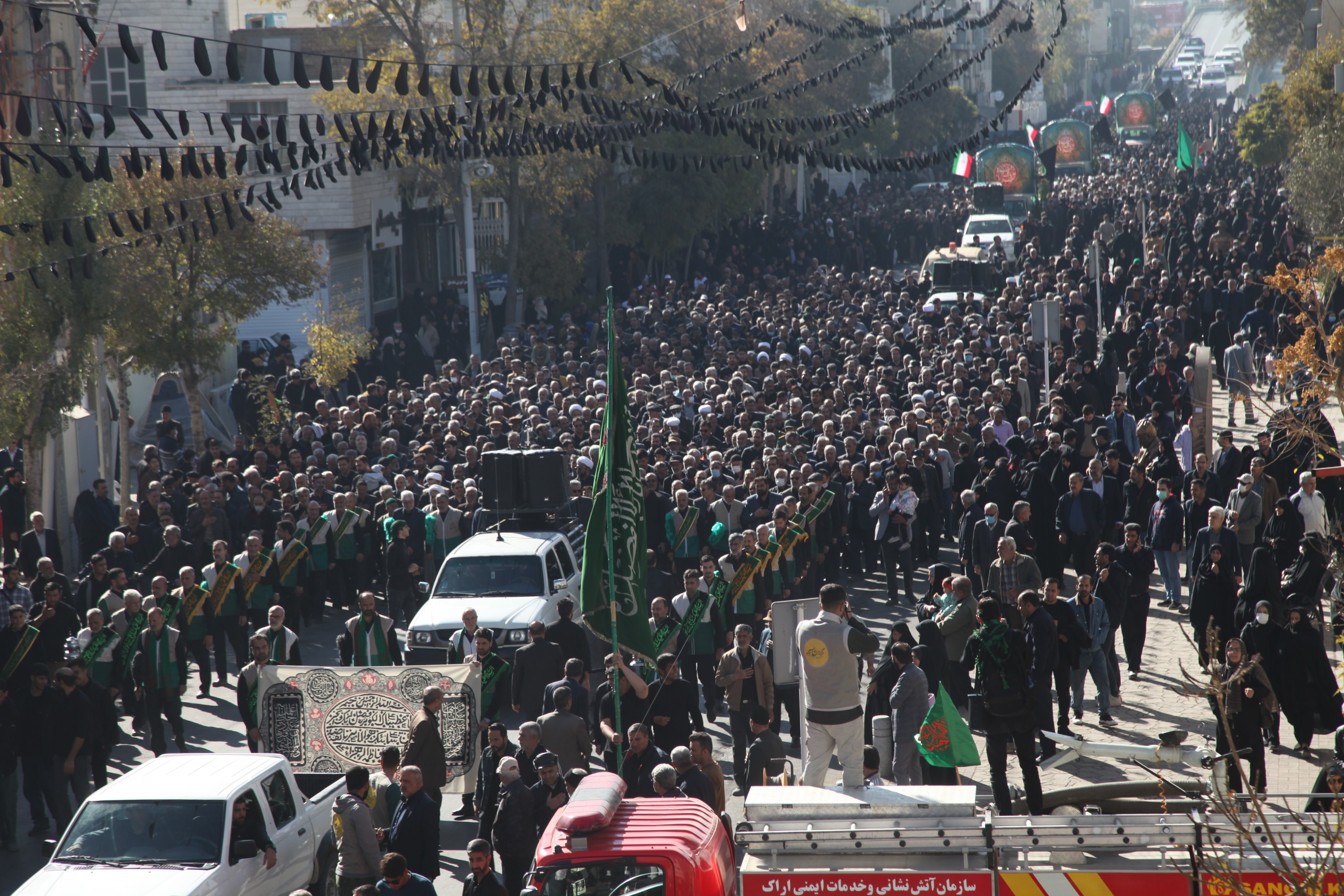 در سالروز شهادت حضرت فاطمه (س) پیکر شهدای گمنام میهمان مردم اراک در سالروز شهادت حضرت فاطمه (س) پیکر شهدای گمنام میهمان مردم اراک