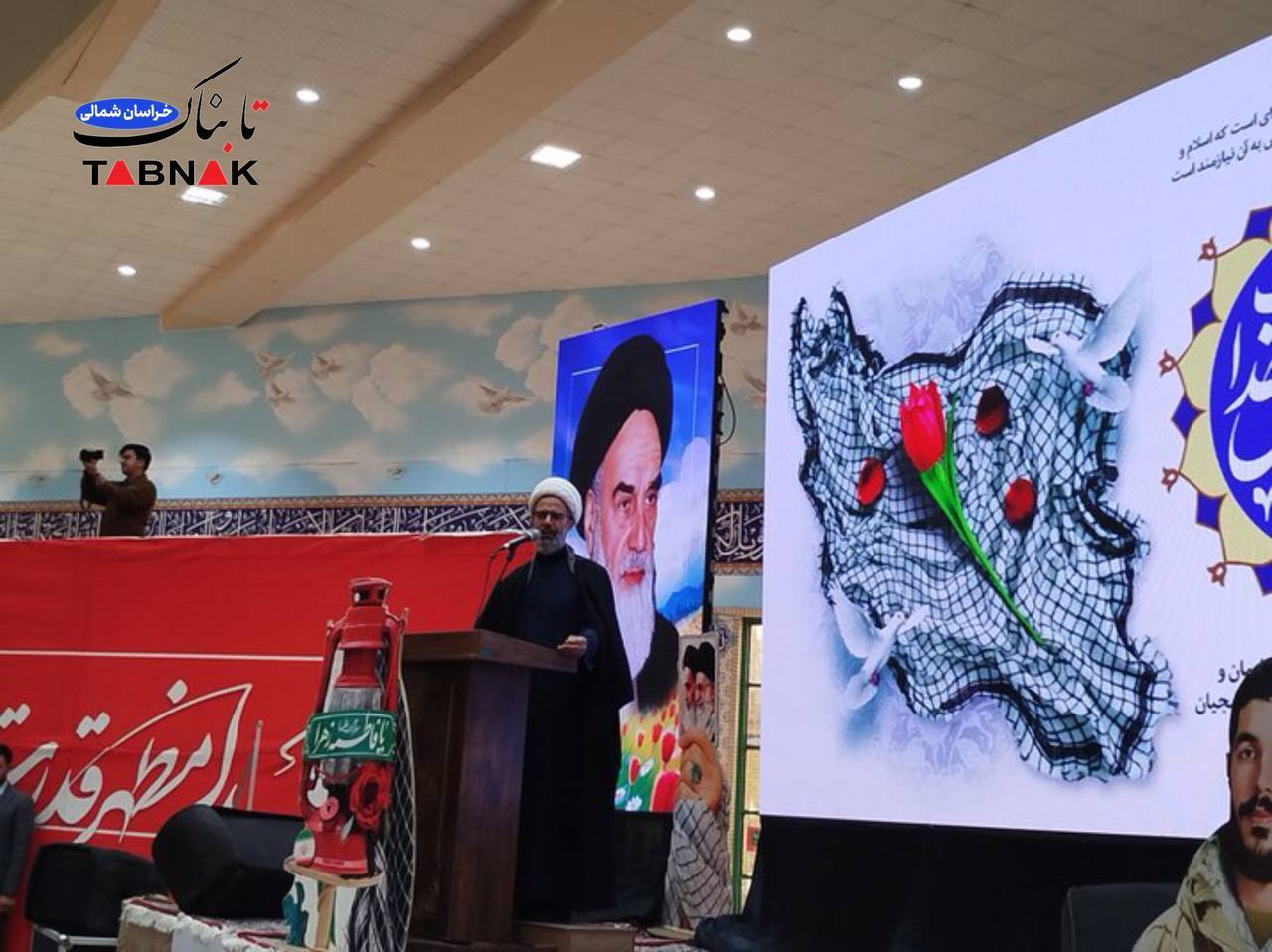 بسیجیان ادامه راه امام خمینی (ره) برابر ظلم و استکبار هستند بسیجیان ادامه راه امام خمینی (ره) برابر ظلم و استکبار هستند